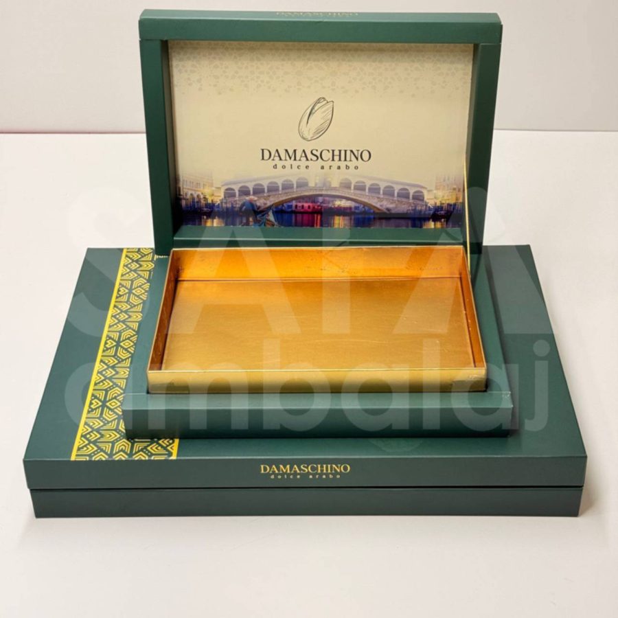 علبة بقلاوة شرقية