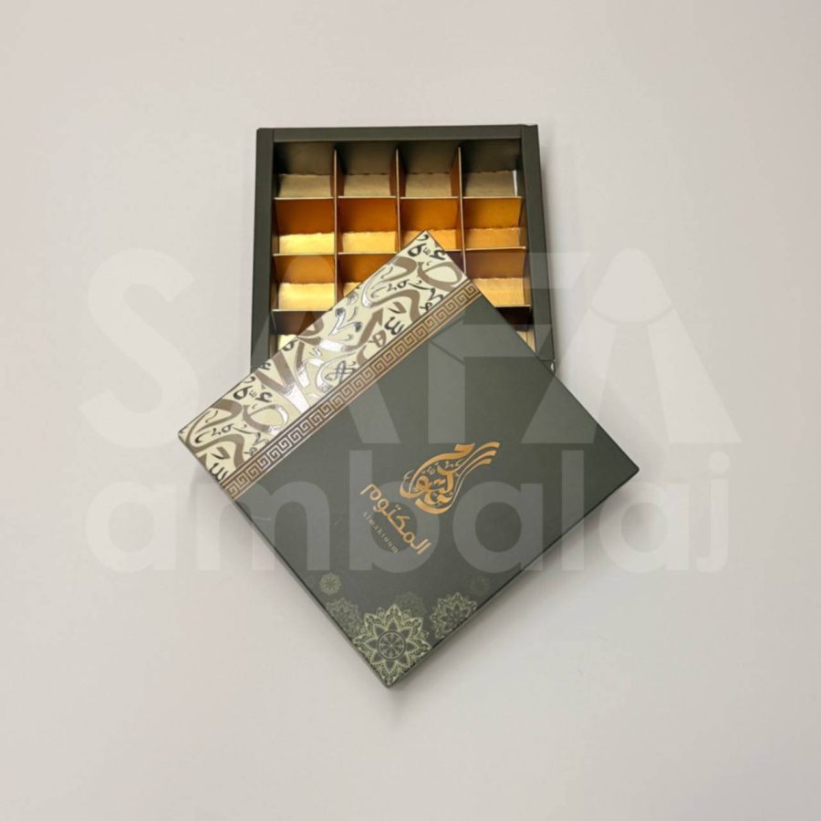 علبة شوكولاته وتمر